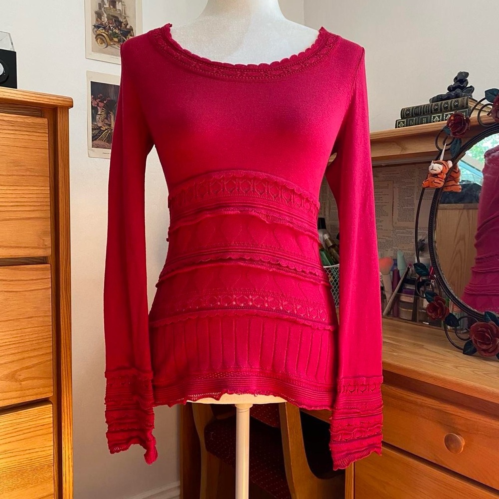 Long Sleeve Red Knit Top Sweater With Ruffle Stripe Design